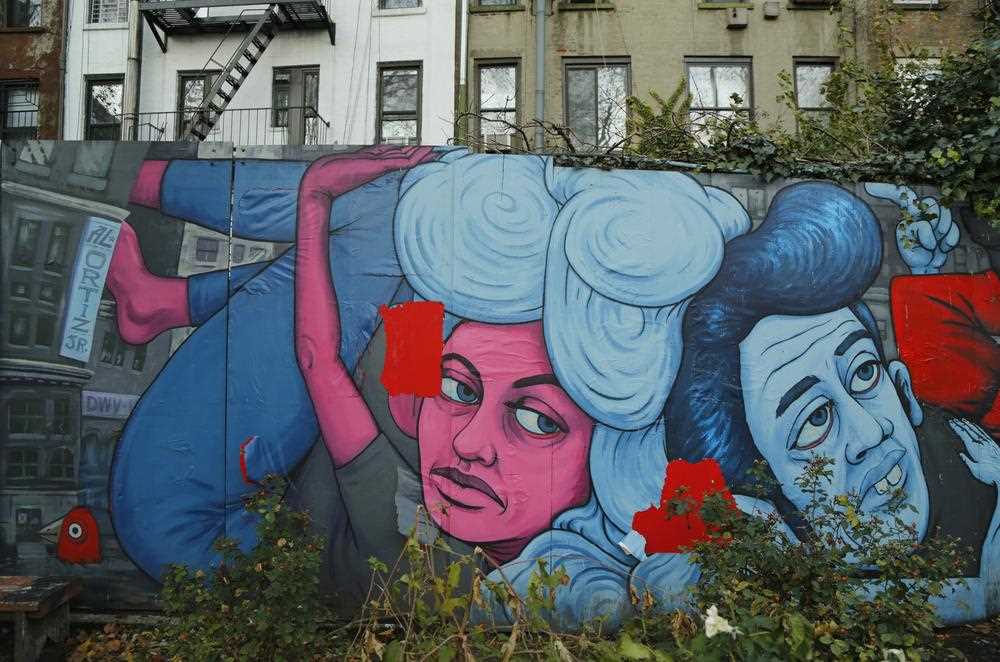 lill street art embracing urban