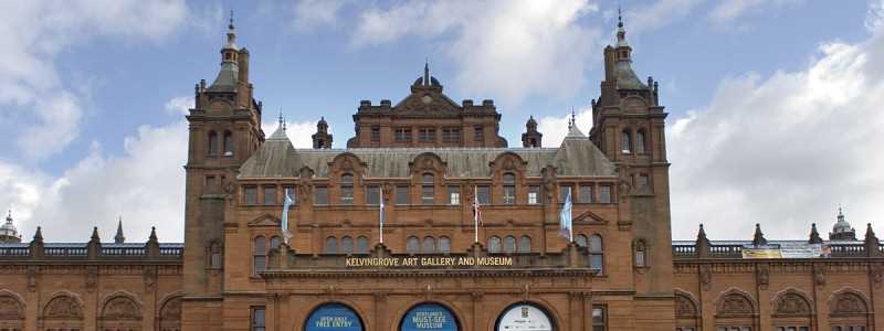 kelvingrove art gallery and museum in glasgow uk