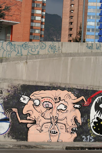 Unveiling “Caras”: The Enigmatic Street Art of Desconocido